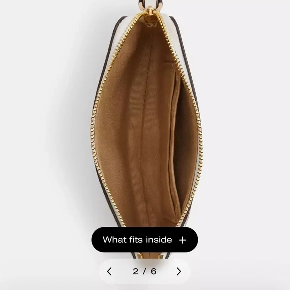 🍓NWT Coach Corner Zip Wristlet With Strawberry Design!🍓 - Picture 2 of 9